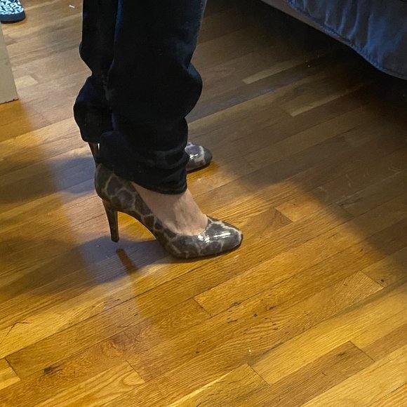 Vince Camuto Faliat Patent Leather Animal Print Heels Size 10 - Picture 2 of 7